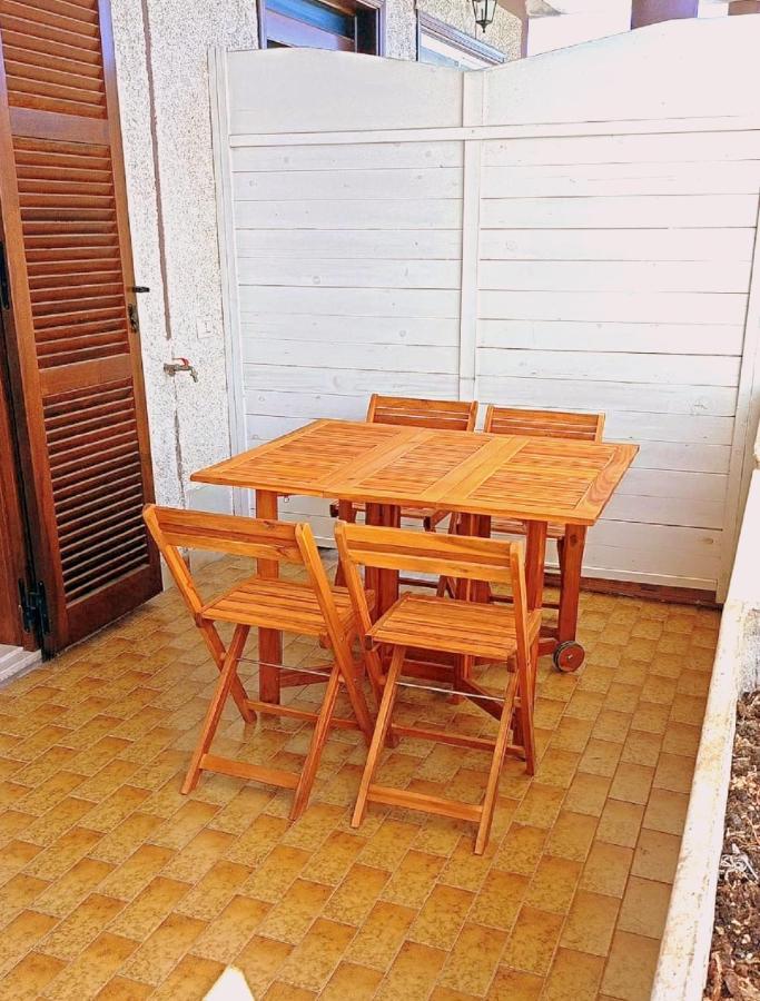 Casa Magnolia Apartment Pomezia Luaran gambar