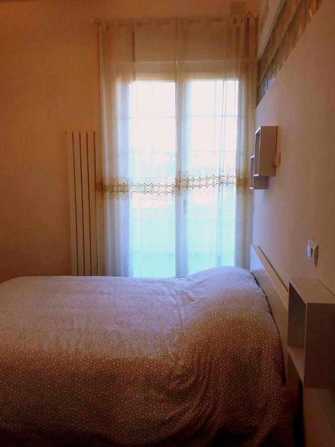 Casa Magnolia Apartment Pomezia Luaran gambar